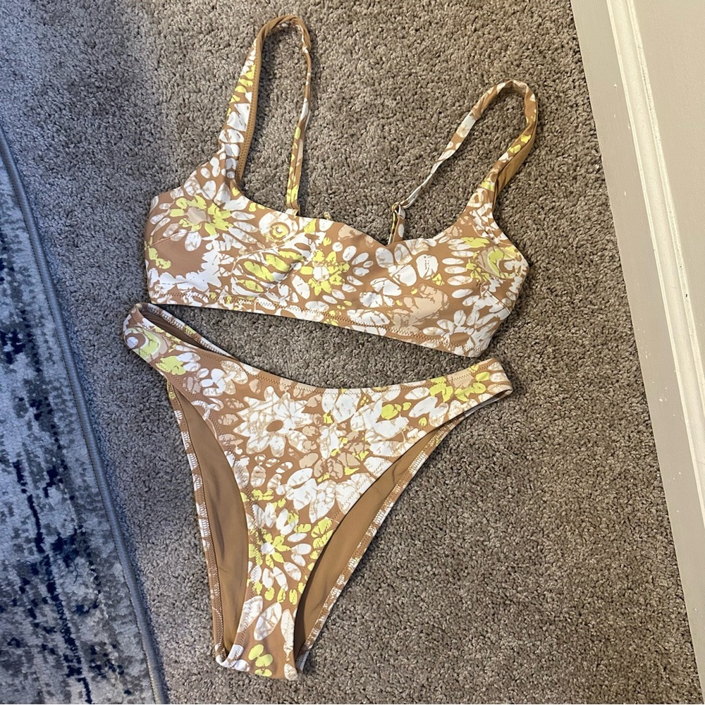 NWT Aerie Bikini Set Size Medium Cheekiest BOTTOMS + Size LARGE Scoop Top